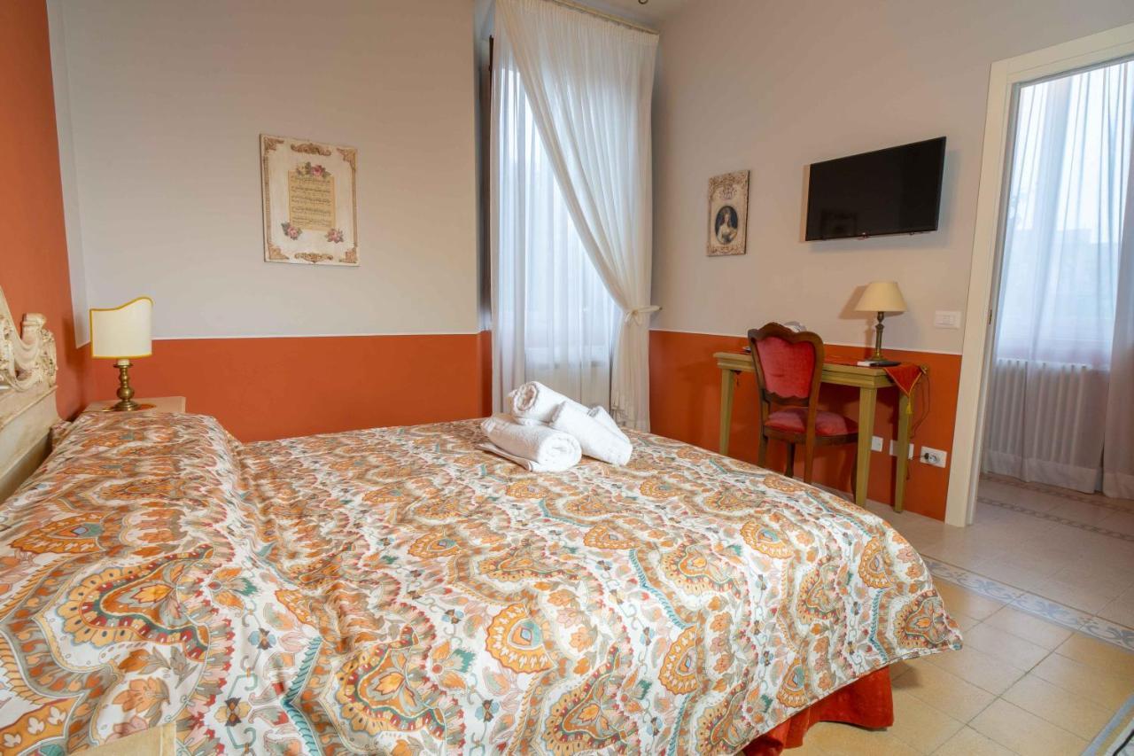 Il Buen Retiro Hotel ลุคคา ภายนอก รูปภาพ